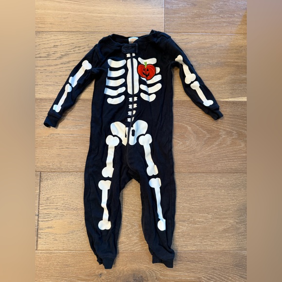 Skeleton glow in the dark zip sleeper pajamas bodysuit Halloween costume 12-18 - Picture 2 of 8